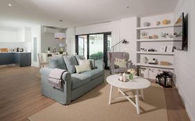 Simple&Charming Guest Apartment